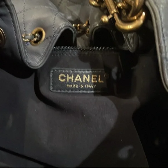 Chanel drawstring with the most beautiful hardware and wide strap - Picture 5 of 10